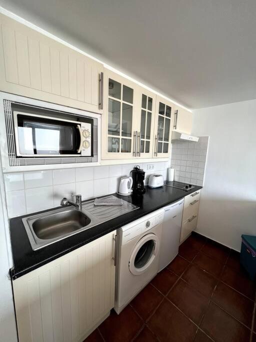 Casa Breen - Spacious 1 Bedroom Apartment In Matagorda With Communal Pool Tías Exterior foto