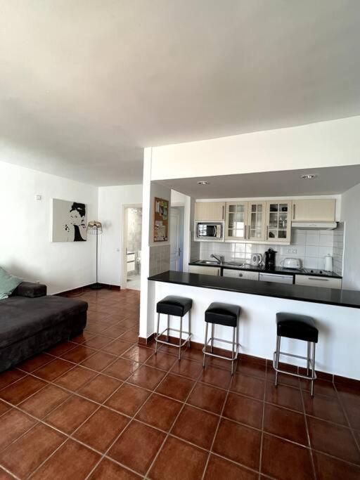 Casa Breen - Spacious 1 Bedroom Apartment In Matagorda With Communal Pool Tías Exterior foto