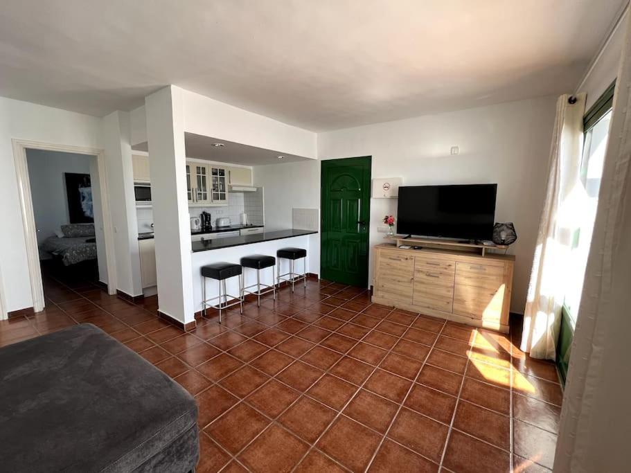 Casa Breen - Spacious 1 Bedroom Apartment In Matagorda With Communal Pool Tías Exterior foto